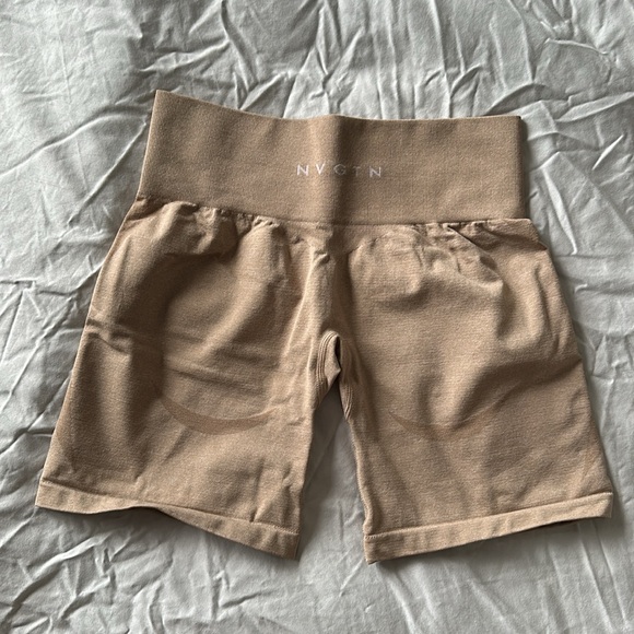 NVGTN beige contour seamless shorts - Picture 3 of 4